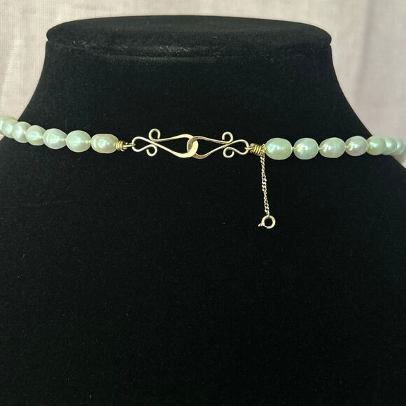 Vintage 19" Freshwater Pearl Necklace with 14K Gold Hook Clasp Hand Knotted - Picture 7 of 7